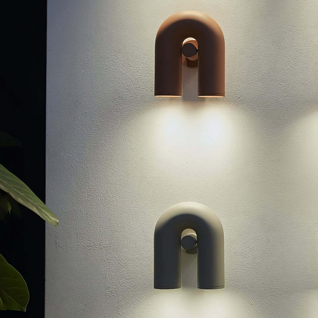 Lampa ścienna z regulowanymi modułami