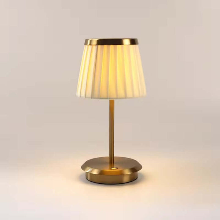 Klasyczna, elegancka lampa stołowa