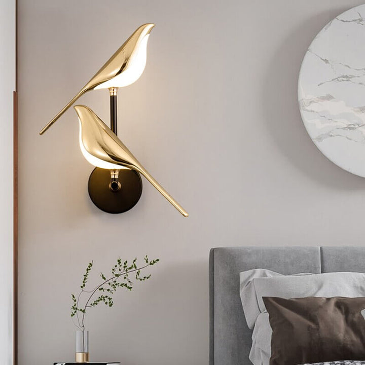 Lampa ścienna Mrbird™ z unikalnym motywem ptaka, do sypialni