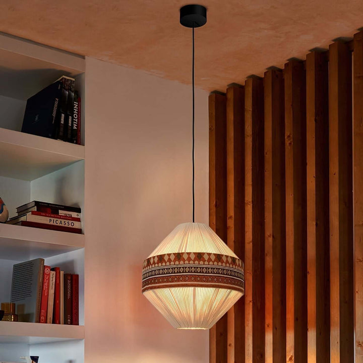 Lampa wisząca boho z frędzlami w kolorze niebieskim