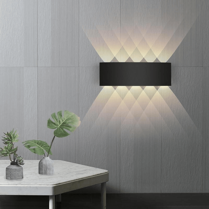 Zewnętrzna Kinkiet LED – Prostokątny Design