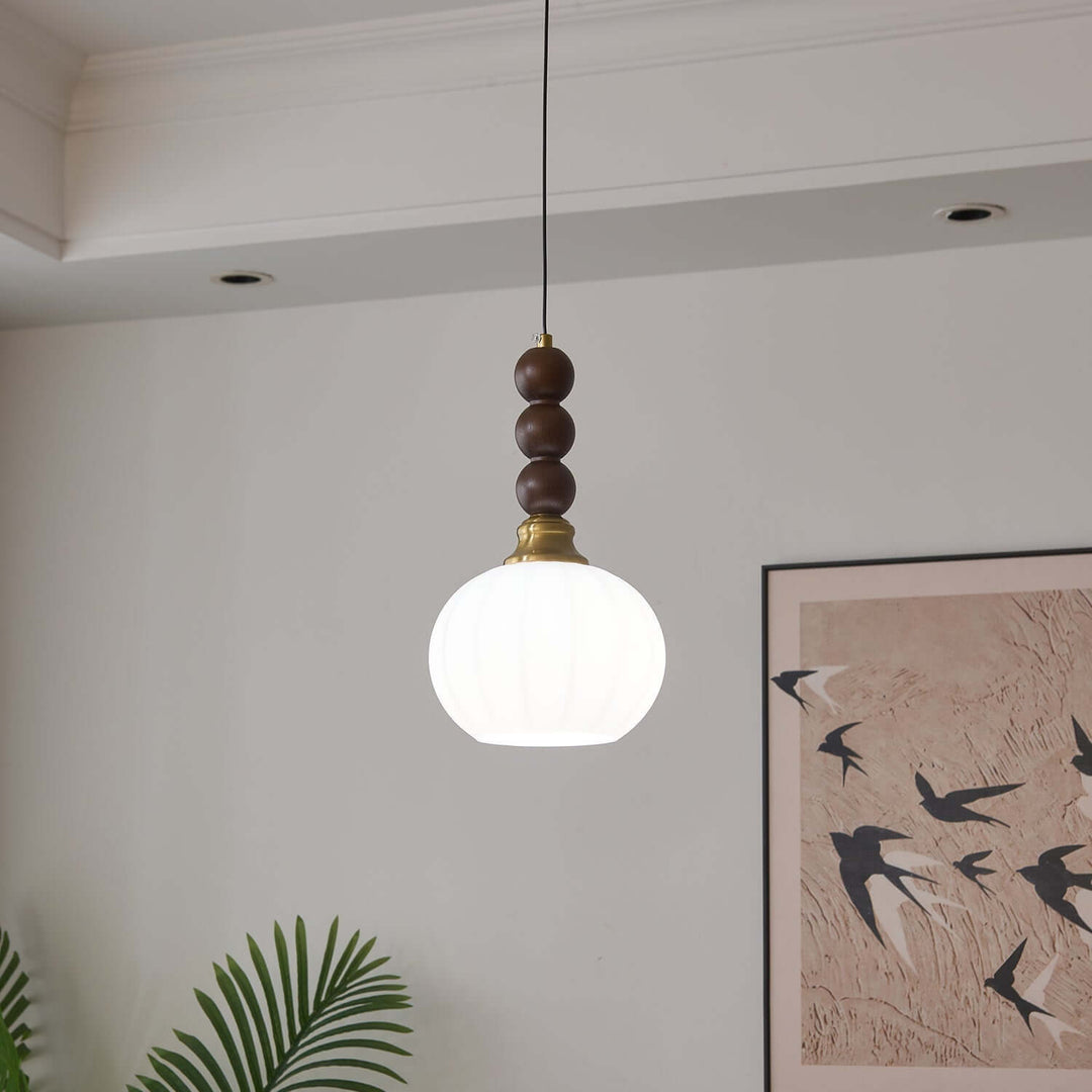 Elegancka szklana, drewniana i metalowa lampa wisząca