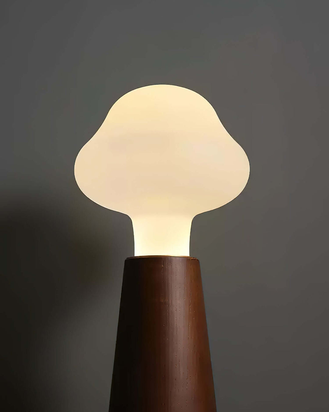 Lampa stołowa chmurowa z efektem blasku