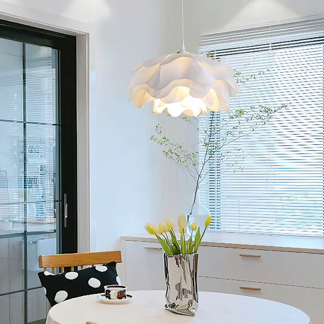 Lampa wisząca kwiatowa, biała, instalacja