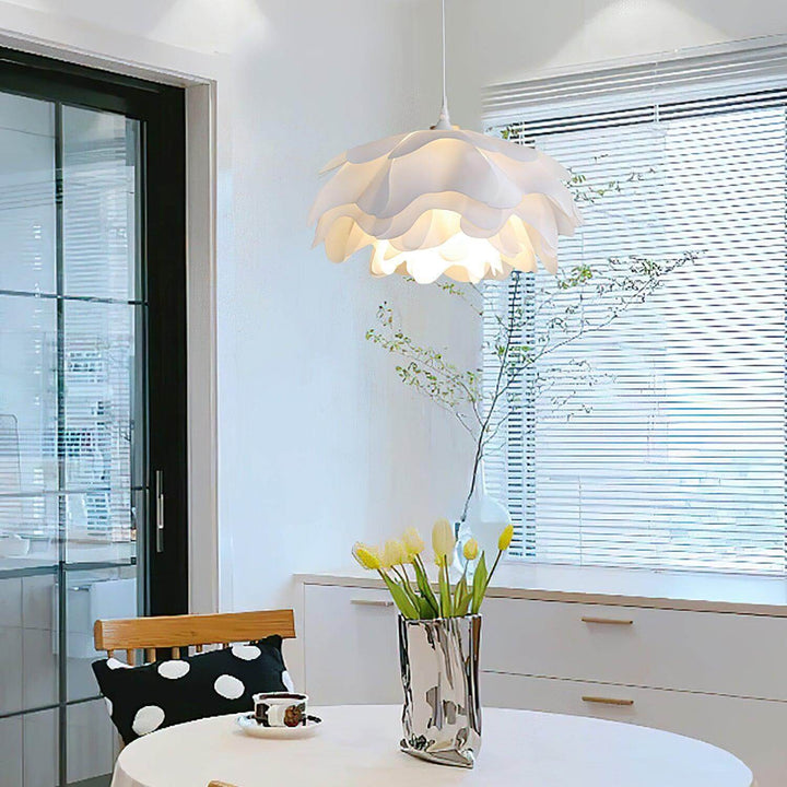 Lampa wisząca kwiatowa, biała, instalacja