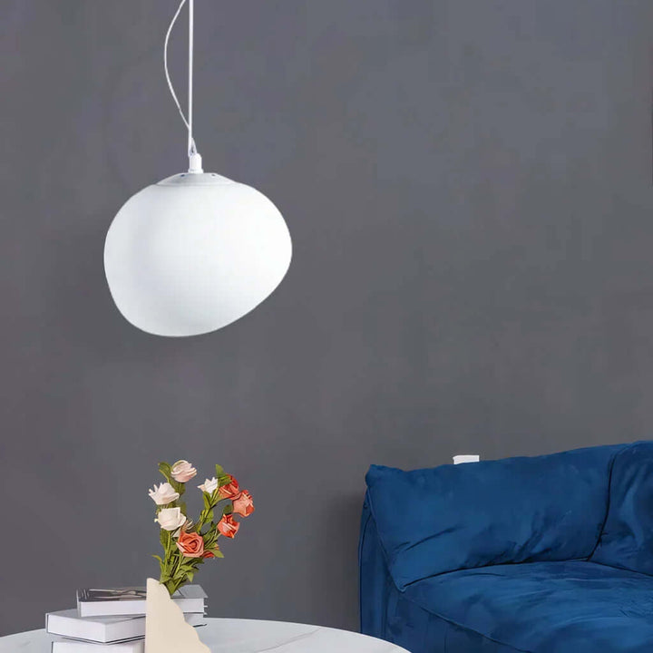 Biała Lampa Wisząca w Kształcie Kamyka