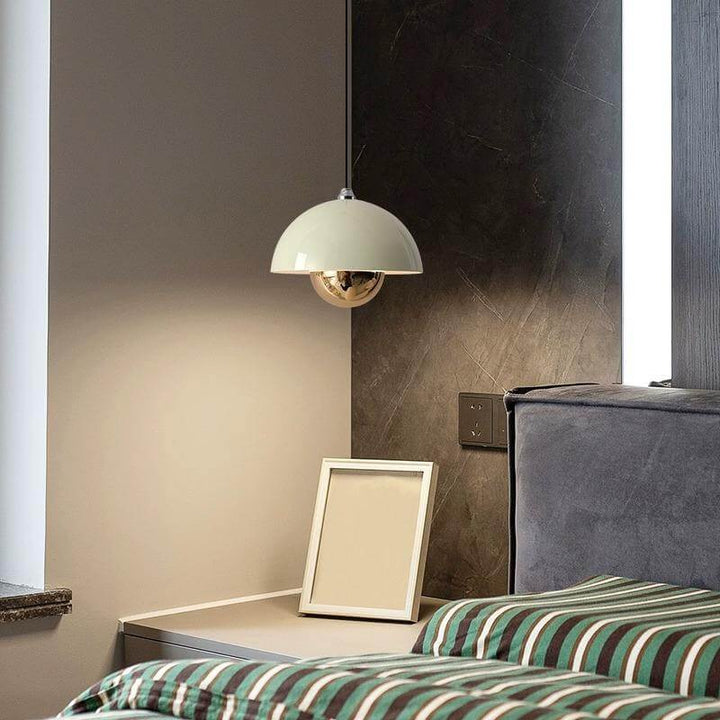 Lampa wisząca z regulacją wysokości i intensywności