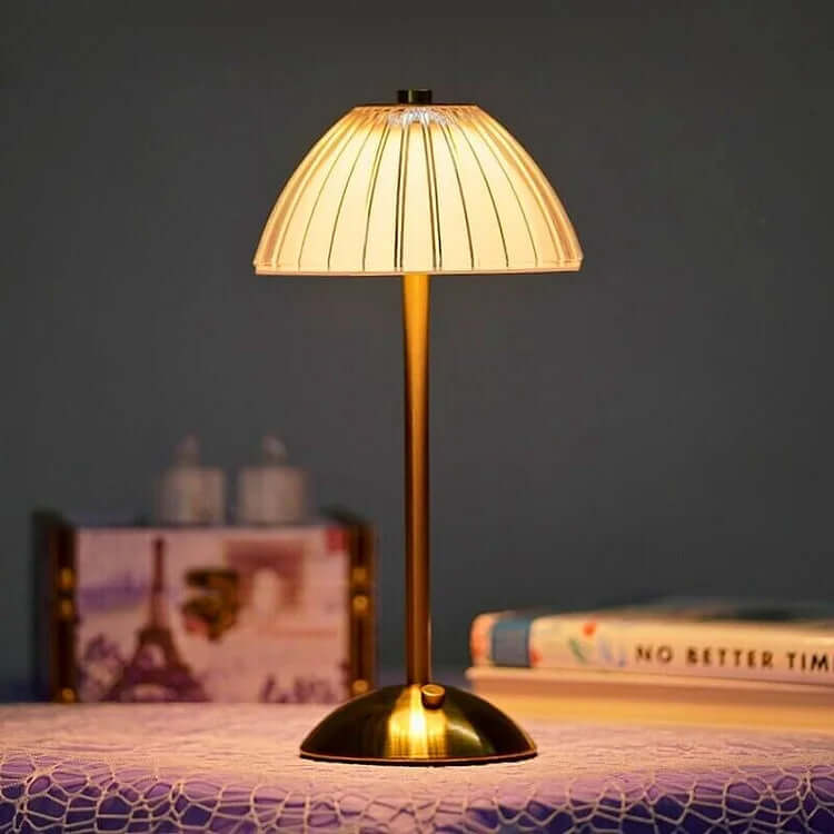 Bezprzewodowa lampa stołowa z metalu i kryształu