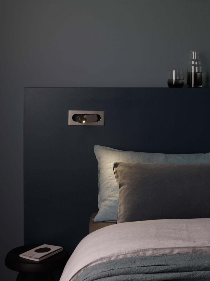Designerska lampka nocna LED do współczesnych wnętrz