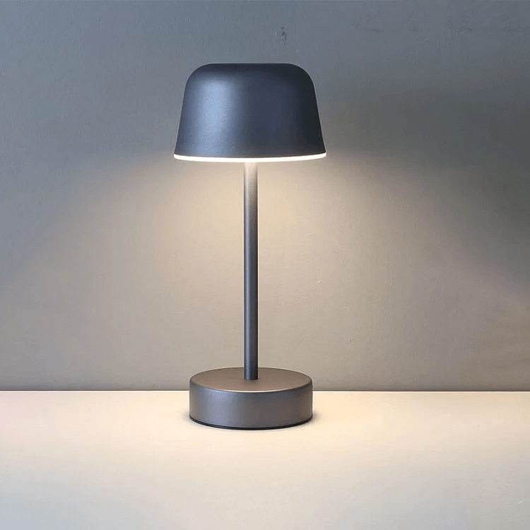 Nowoczesna lampa stołowa - nastrojowe oświetlenie