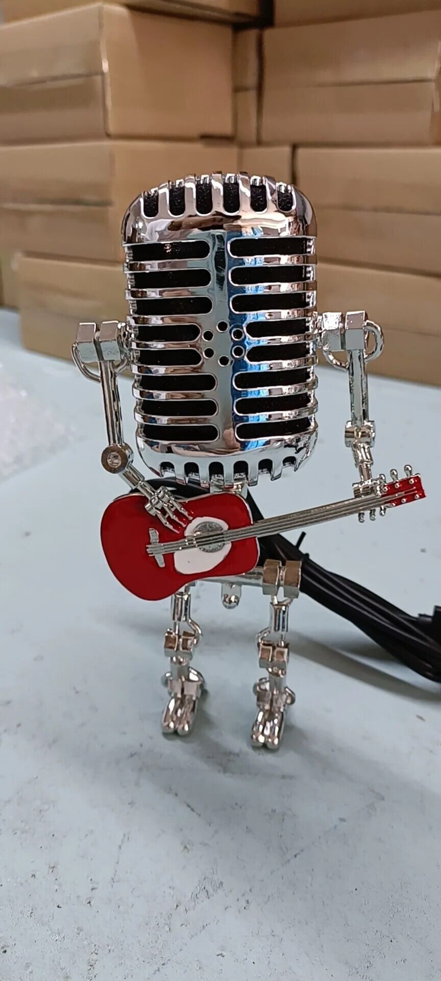 Lampka-robot-gitarzysta