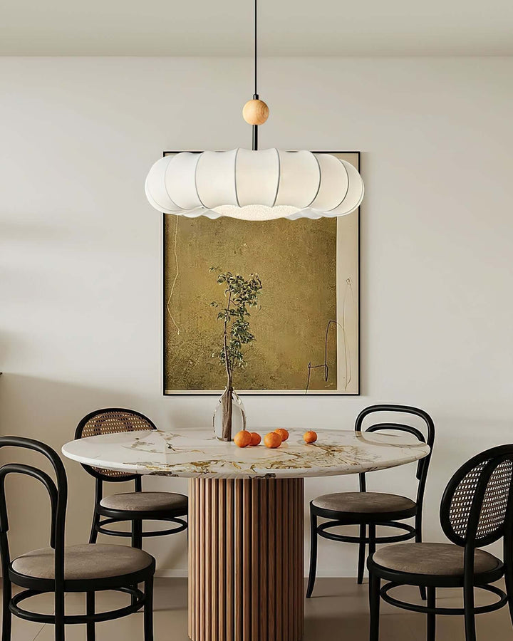 Lampa wisząca Winnie Veil emitująca ciepłe światło