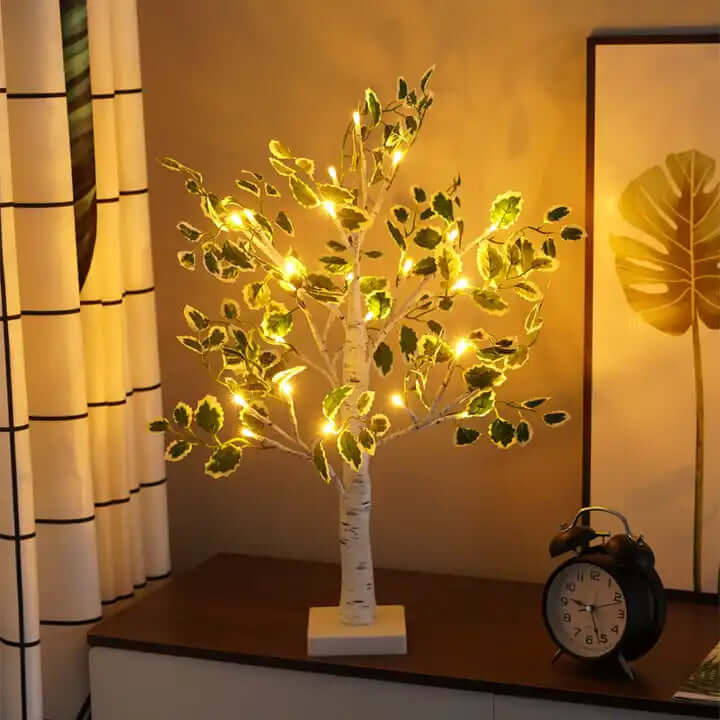 Lampki świąteczne LED z zielonymi liśćmi