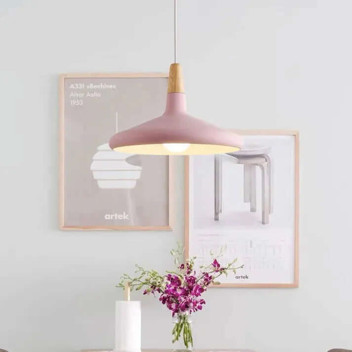 Stożkowa lampa wisząca w stylu francuskim