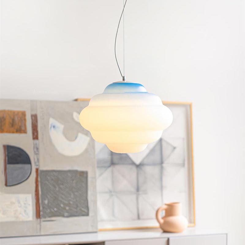 Lampa wisząca w kształcie chmury z efektem gradientu
