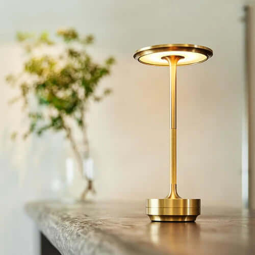 Nowoczesna lampa stołowa LED Stellarglo™ - z bliska