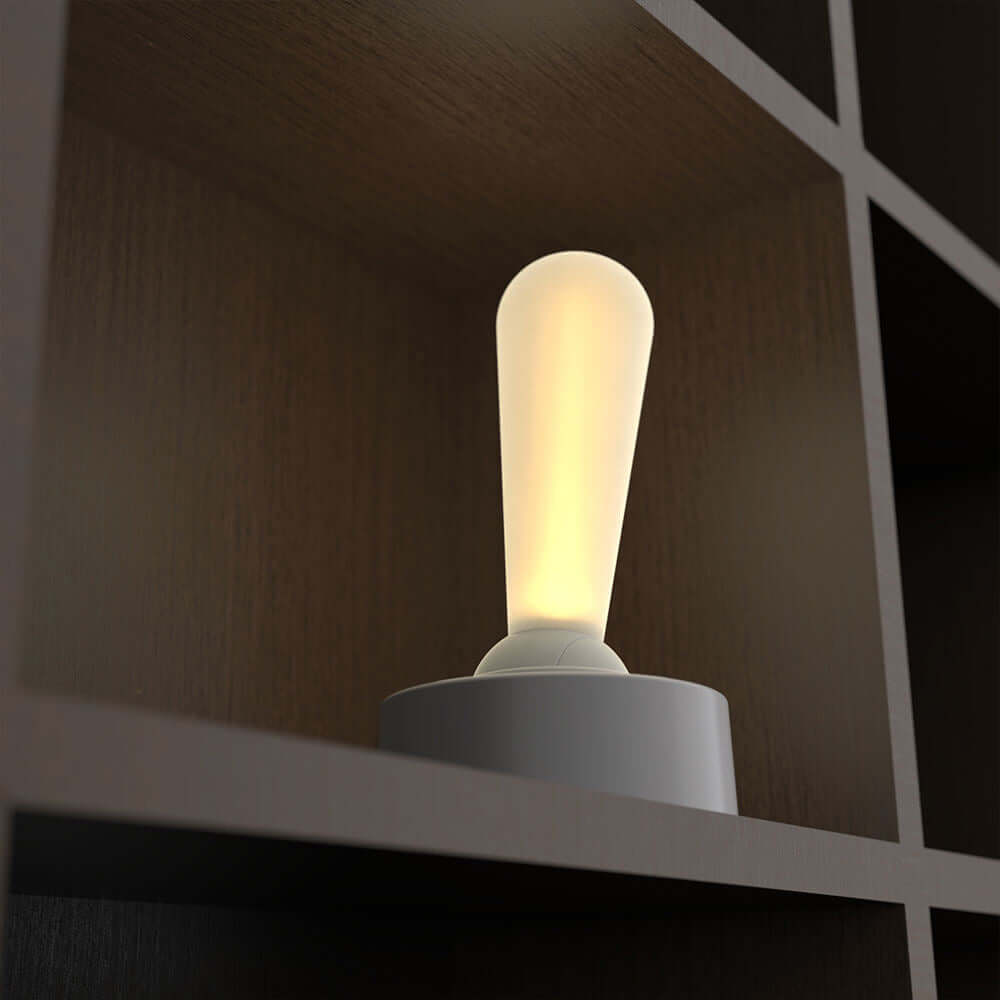 Lampa stołowa z dźwignią do włączania/wyłączania