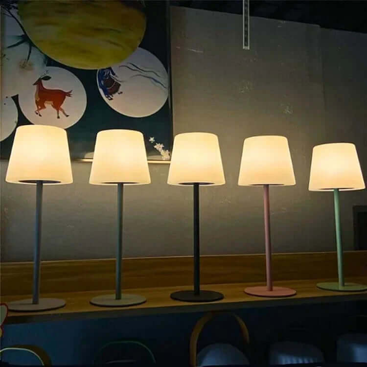 Nowoczesna bezprzewodowa lampa stołowa LED