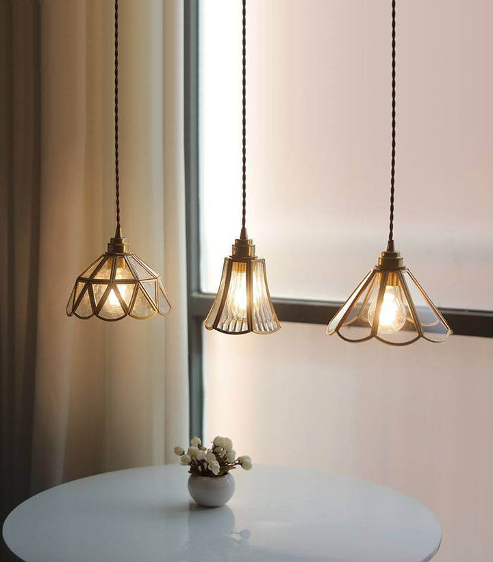 Szklana lampa wisząca z mosiądzu