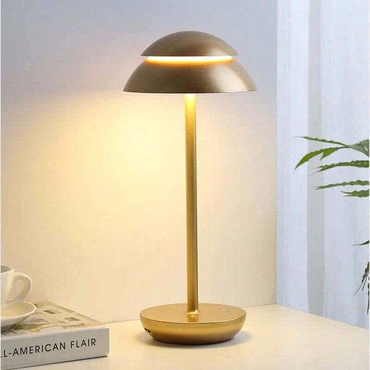Prestiżowa lampa stołowa z oświetleniem