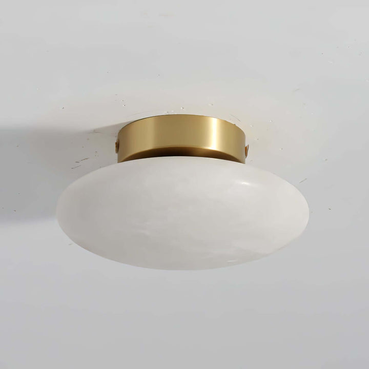 Owalna lampa sufitowa z alabastru i mosiądzu