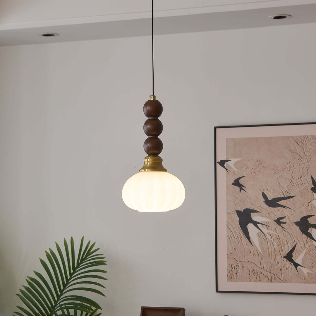 Elegancka szklana, drewniana i metalowa lampa wisząca