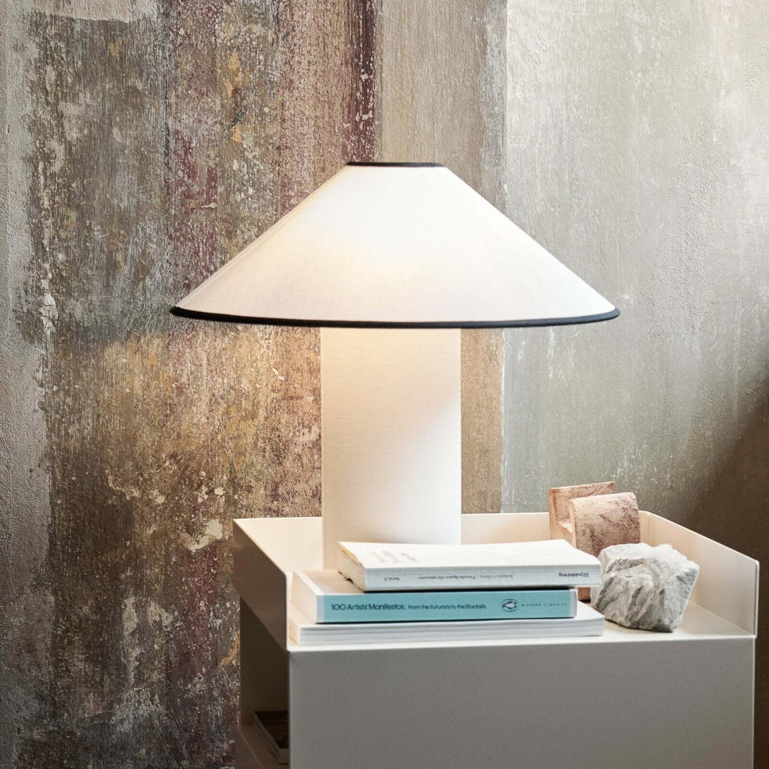 Designerska lampa stołowa Colette do salonu