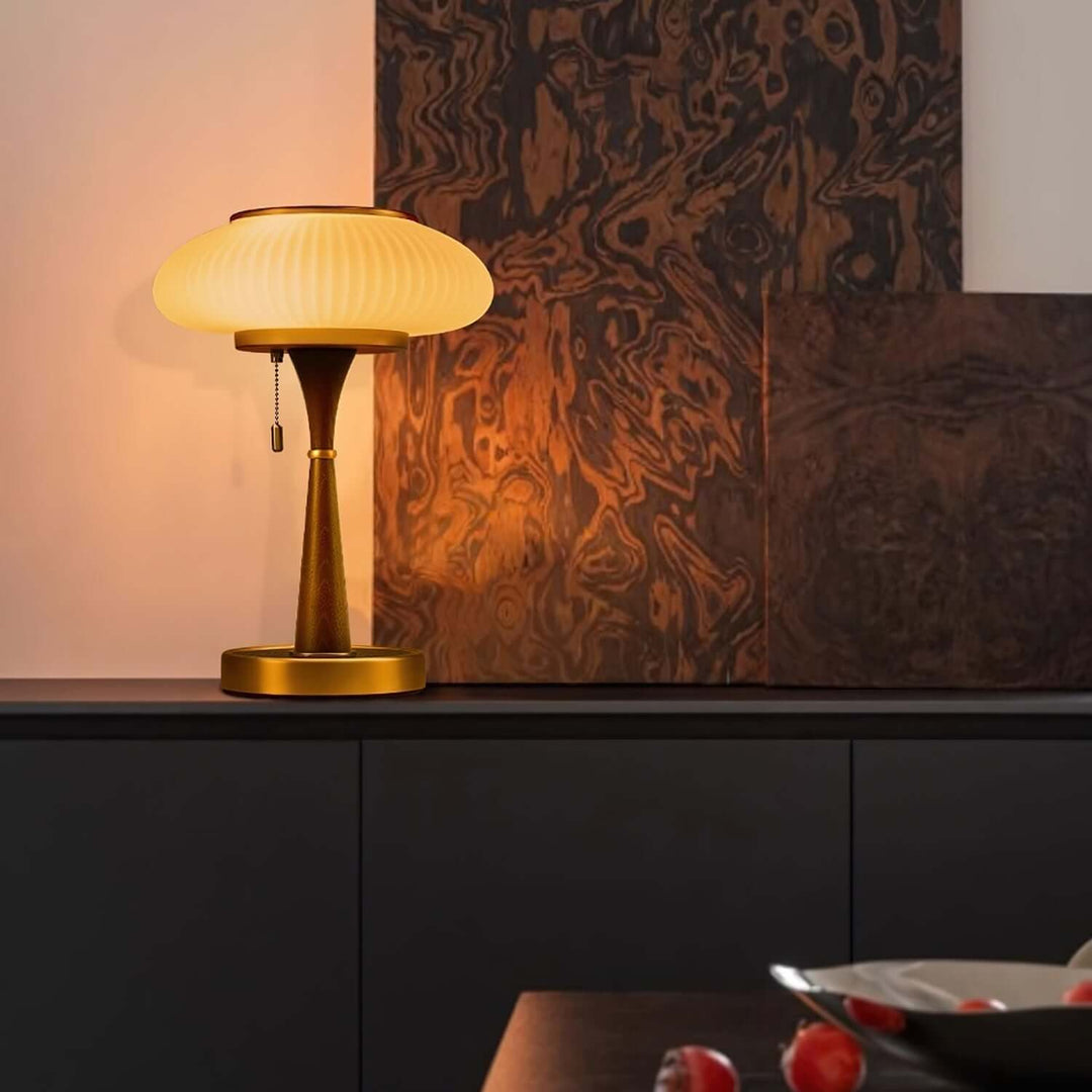 Unikalna lampa stołowa o designie grzyba