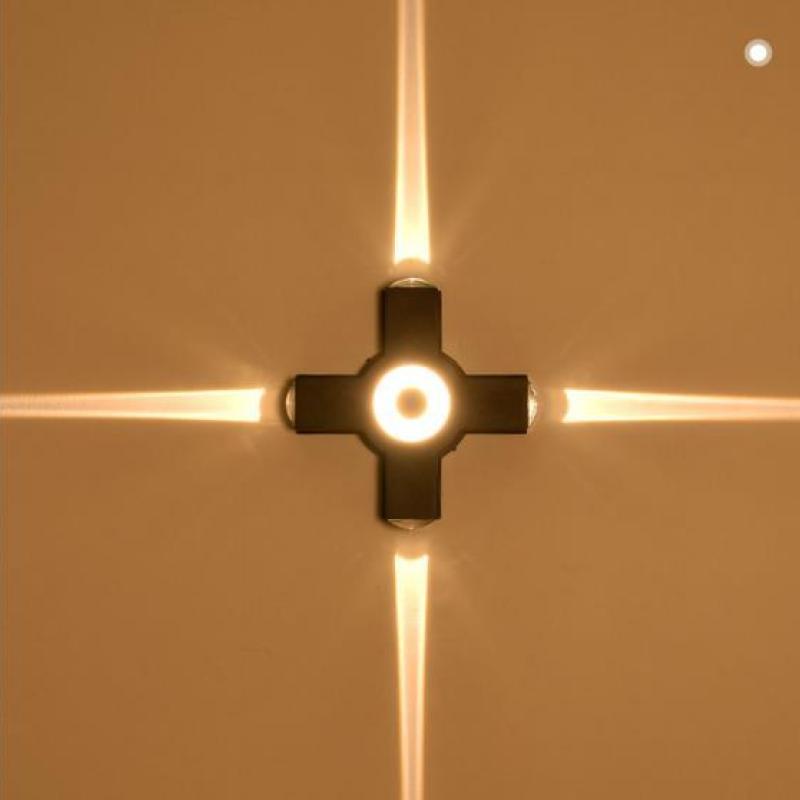 Zewnętrzna Lampa Ścienna LED - Design Krzyżowy