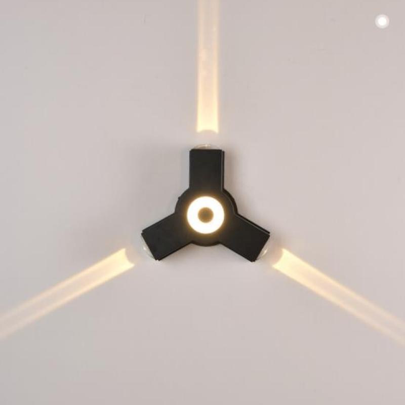 Zewnętrzna Lampa Ścienna LED - Design Krzyżowy