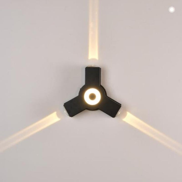 Zewnętrzna Lampa Ścienna LED - Design Krzyżowy