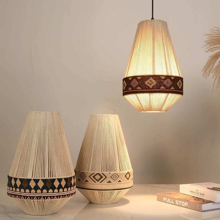 Lampa wisząca boho z frędzlami w kolorze niebieskim