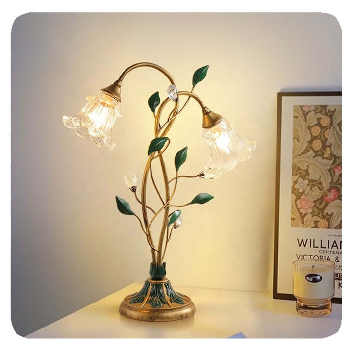 Nowa lampa stołowa w kształcie kwiatu