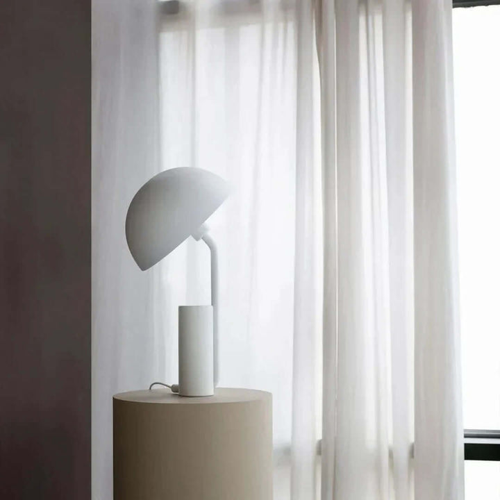 Lampa stołowa z kloszem obrotowym