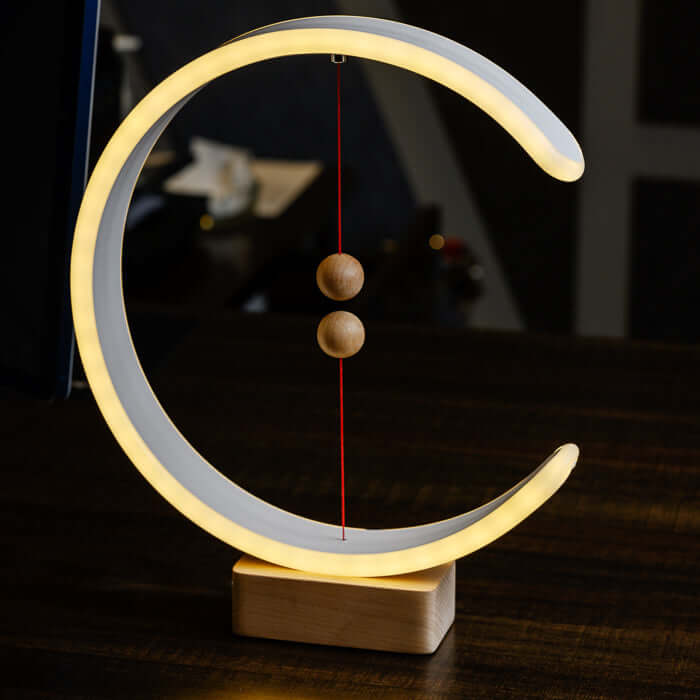 Nowoczesna lampa z magnetycznym włącznikiem