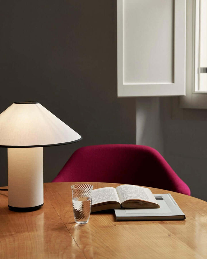 Wytrzymała lampa stołowa Colette