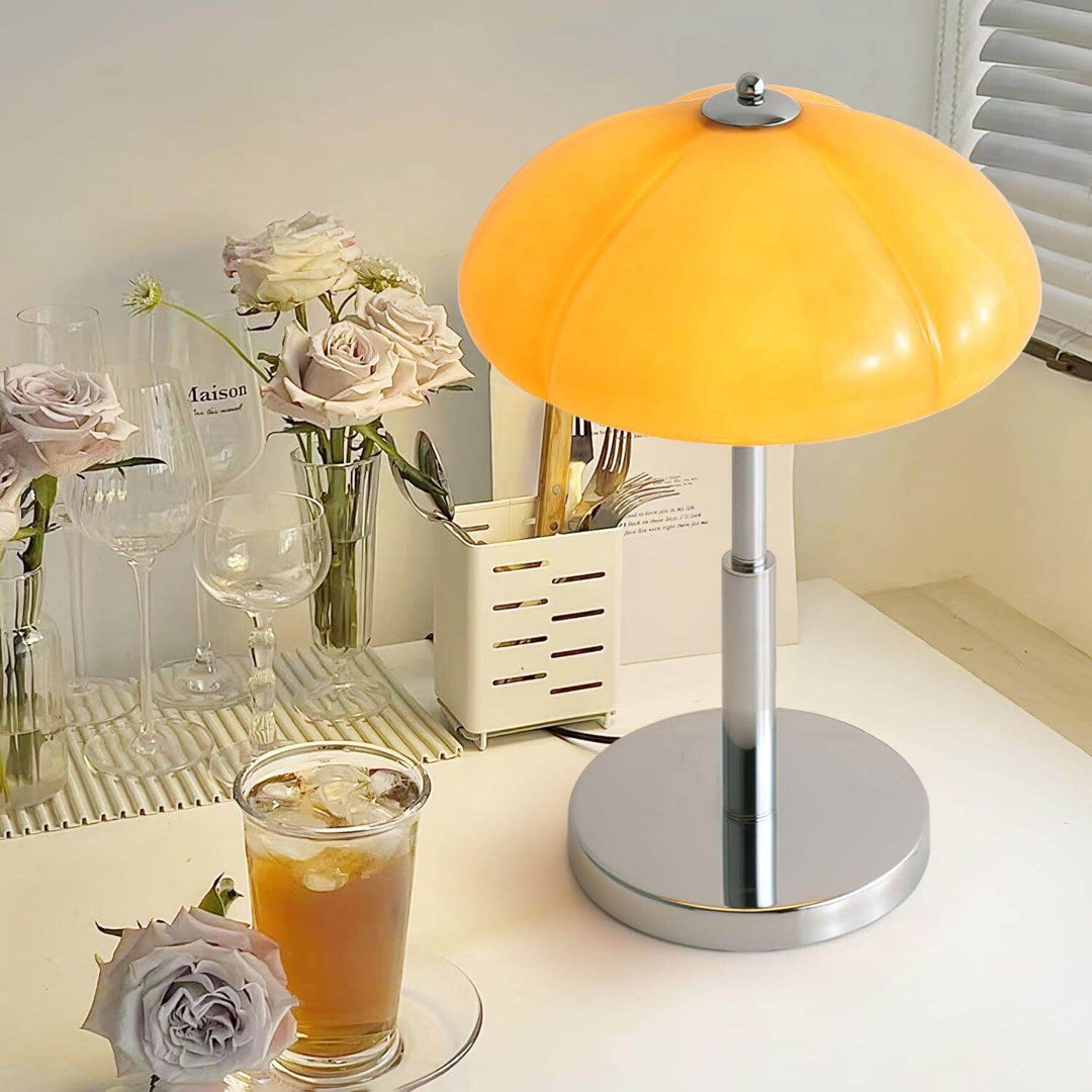Lampa stołowa grzybek, styl minimalistyczny Bauhaus