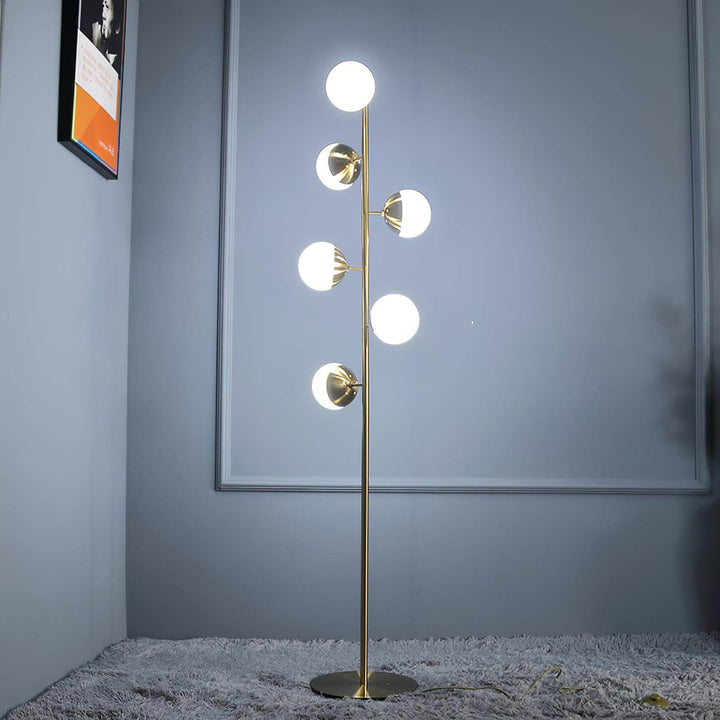 Lampa stojąca do nowoczesnego wnętrza