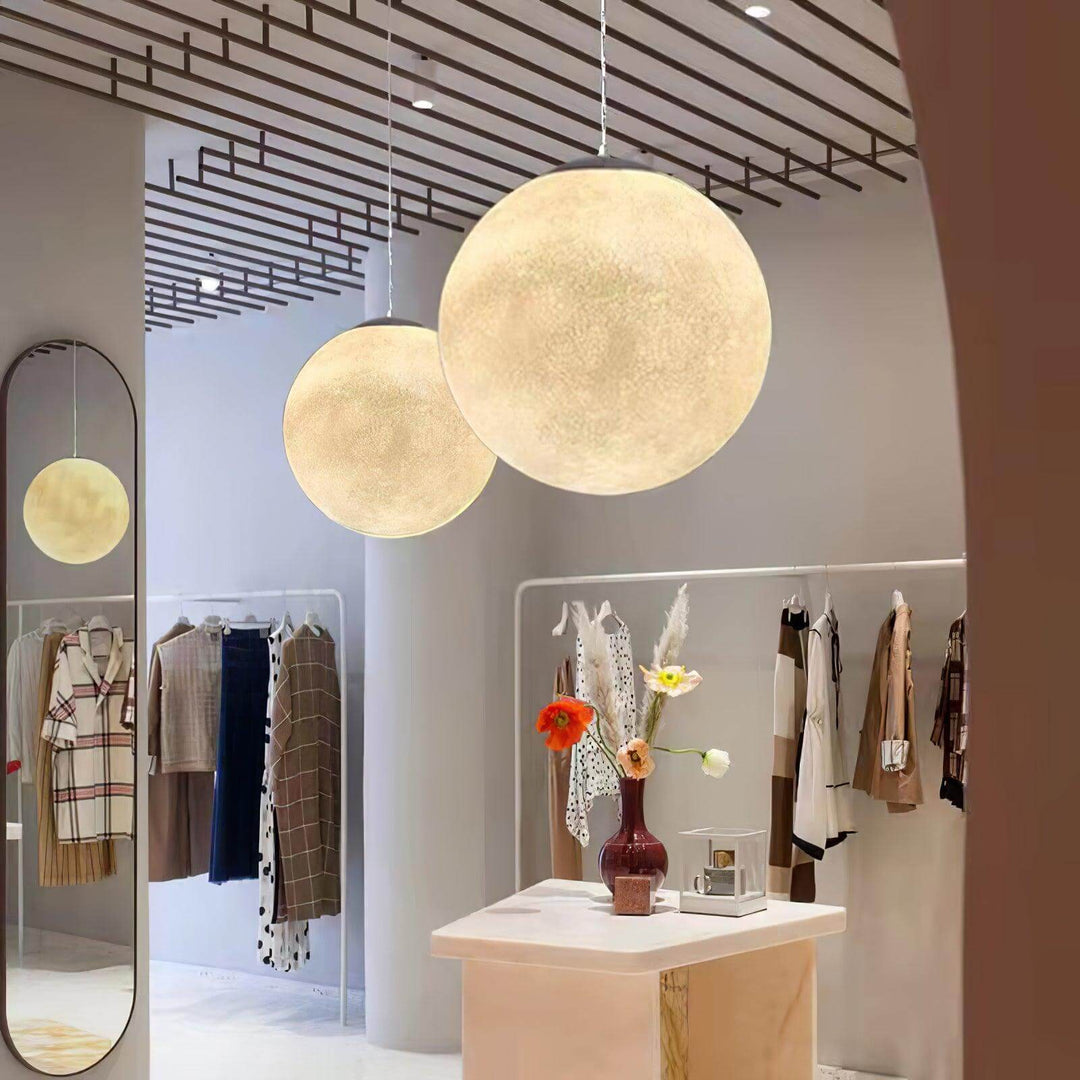 Lampa wisząca w kształcie księżyca