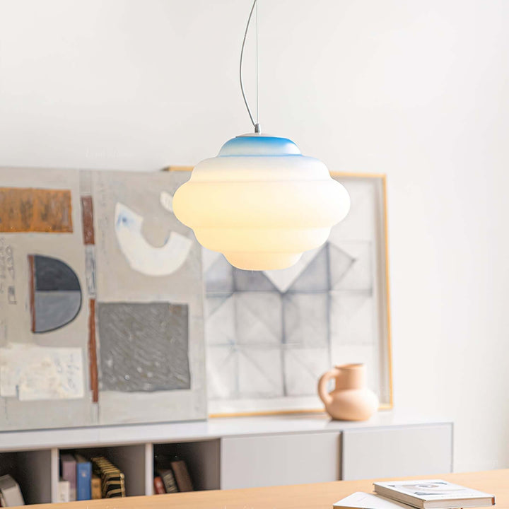 Lampa wisząca w kształcie chmury z efektem gradientu