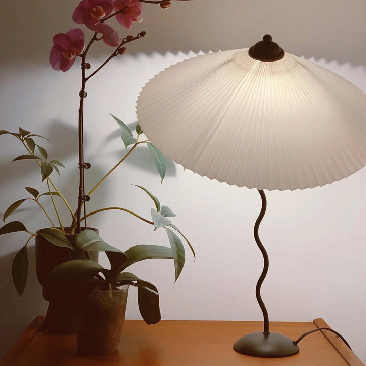 Lampa stołowa Squiggle z białą podstawą