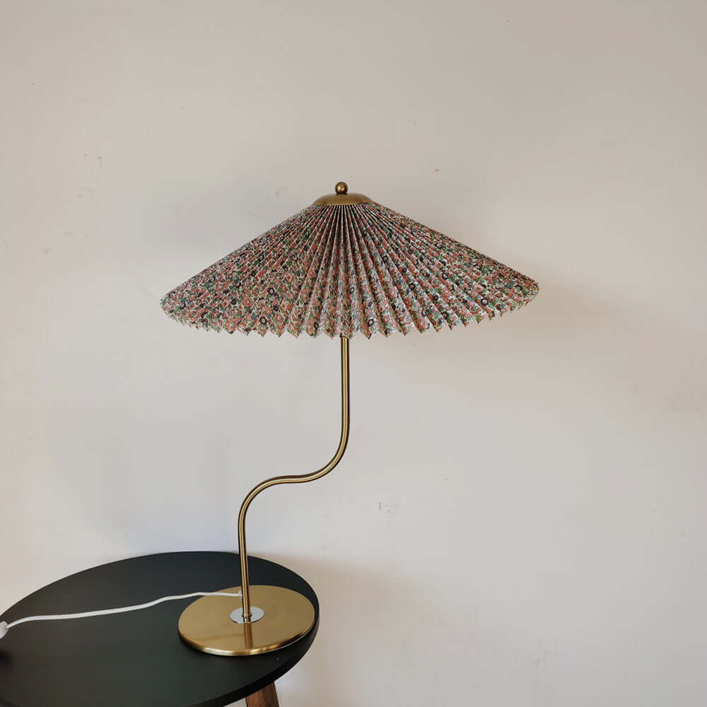Nowoczesna lampa parasolowa - nastrojowe oświetlenie