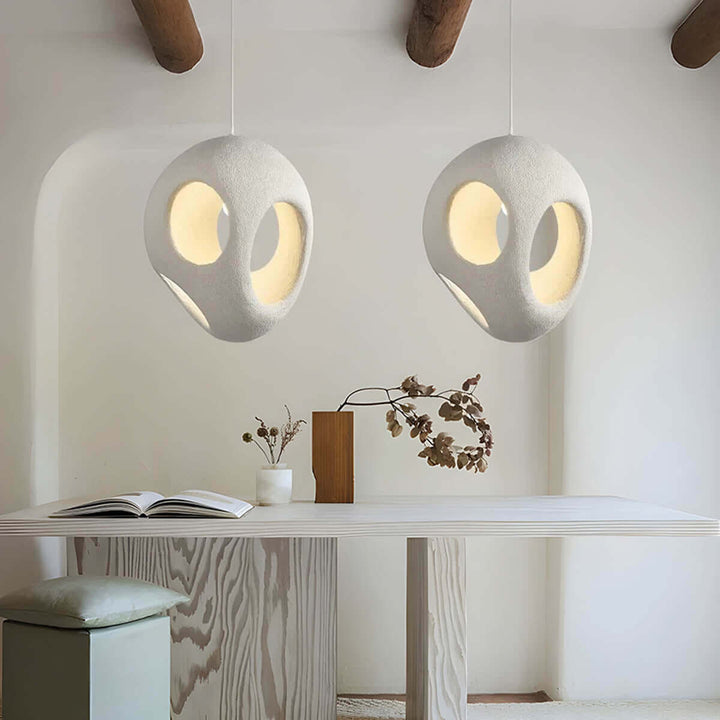 Lampa wisząca Taki Wabi Sabi w minimalistycznym wnętrzu