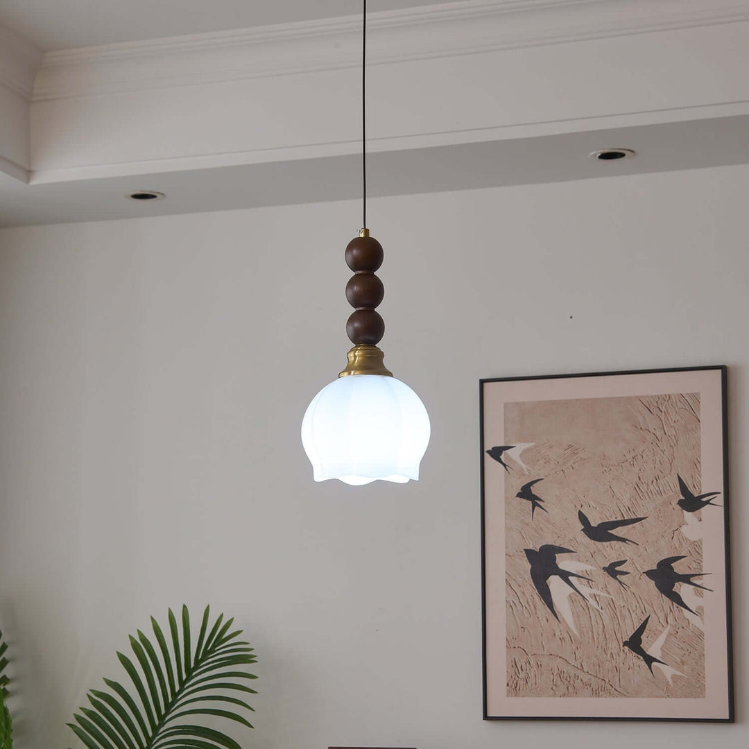 Elegancka szklana, drewniana i metalowa lampa wisząca