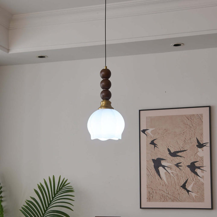 Elegancka szklana, drewniana i metalowa lampa wisząca