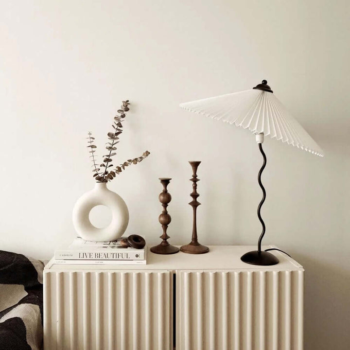 Elegancka lampa stołowa Squiggle