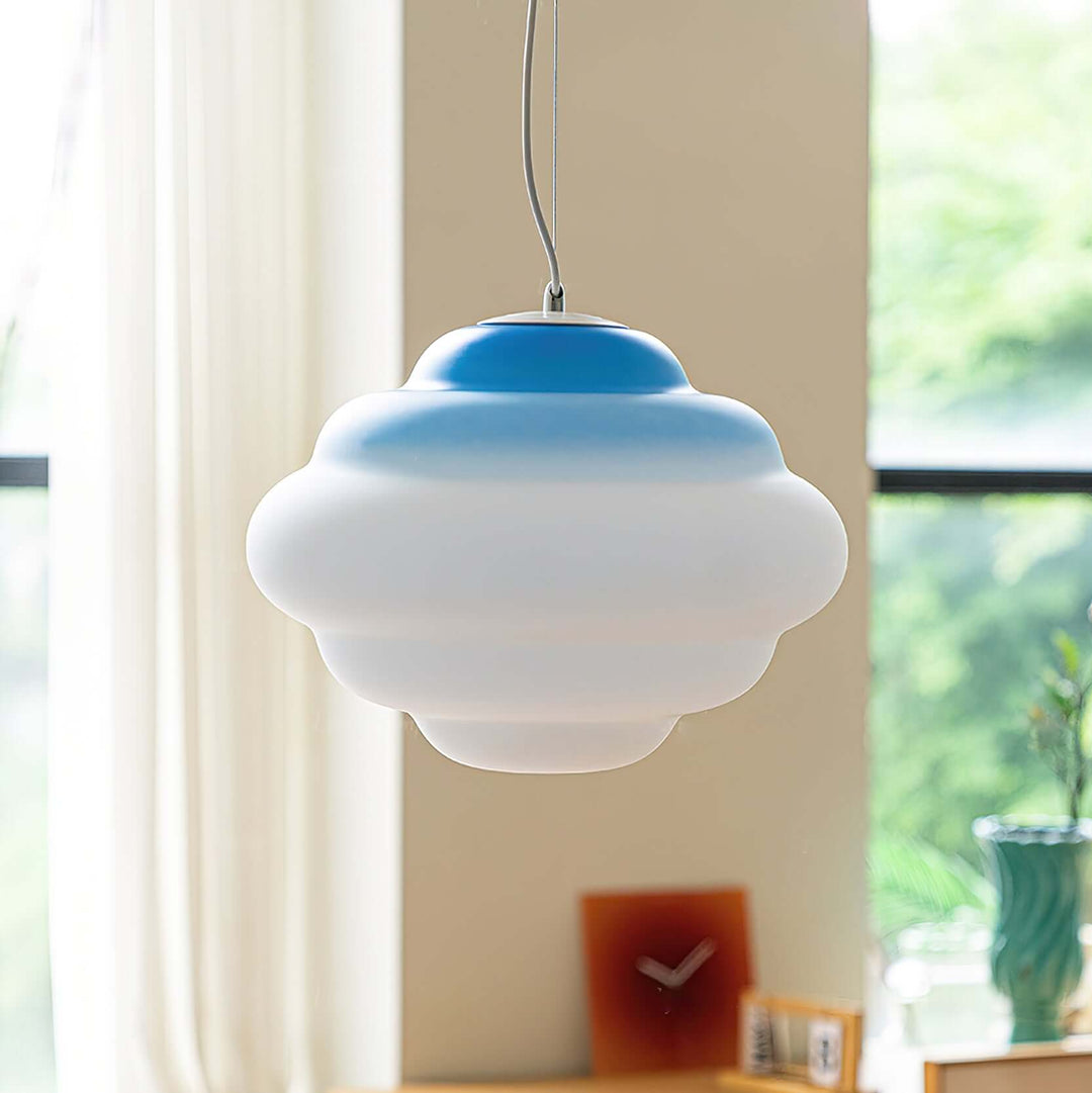 Lampa wisząca w kształcie chmury z efektem gradientu