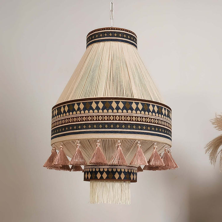 Lampa wisząca boho z frędzlami w kolorze niebieskim