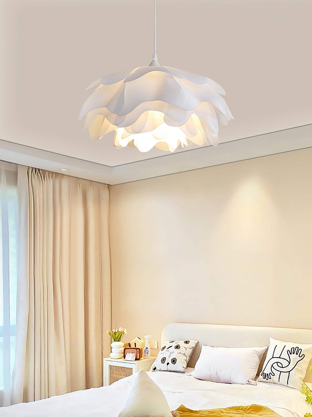 Lampa wisząca kwiatowa, biała, regulowana długość