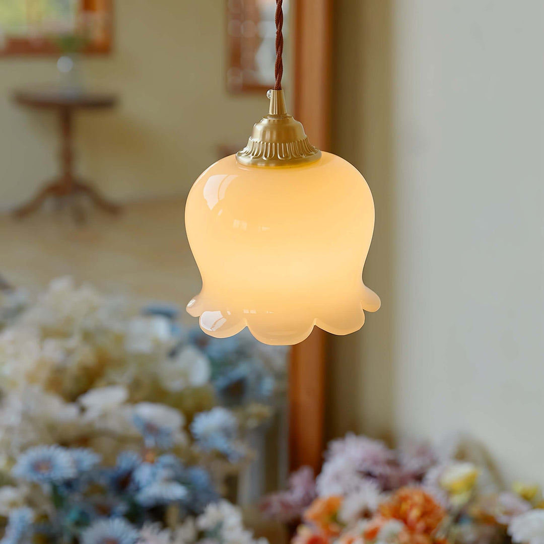 Wisząca lampa Konwalia w nowoczesnym wnętrzu